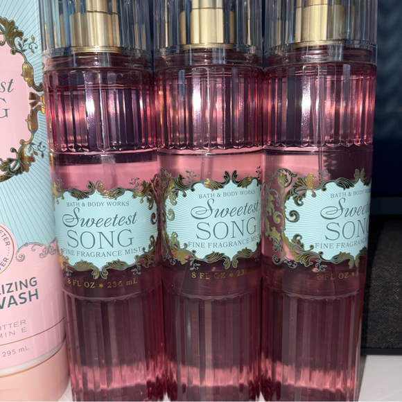 Moisturizing Body Wash and Mist Set - Pink and Blue BBW SWEETEST SONG BUNDLE - Picture 3 of 7